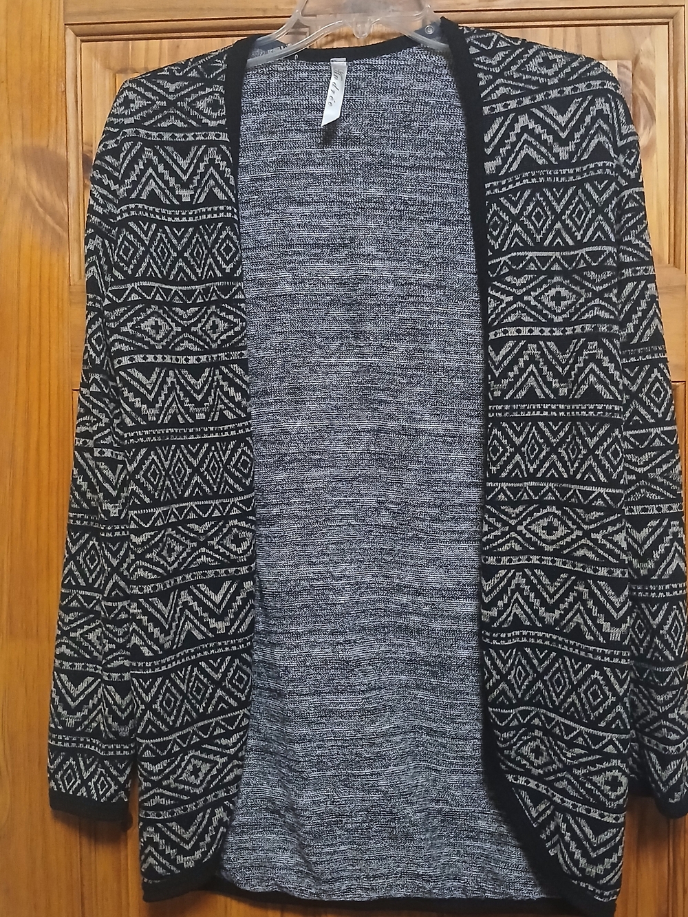 Andree Black & Gray Geometric Open-Front Cardigan